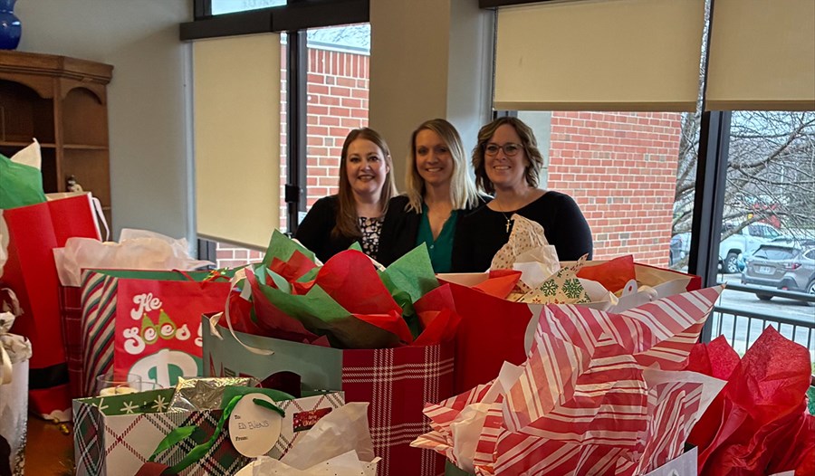 Delivering Holiday Cheer to Abbey Senior Health!