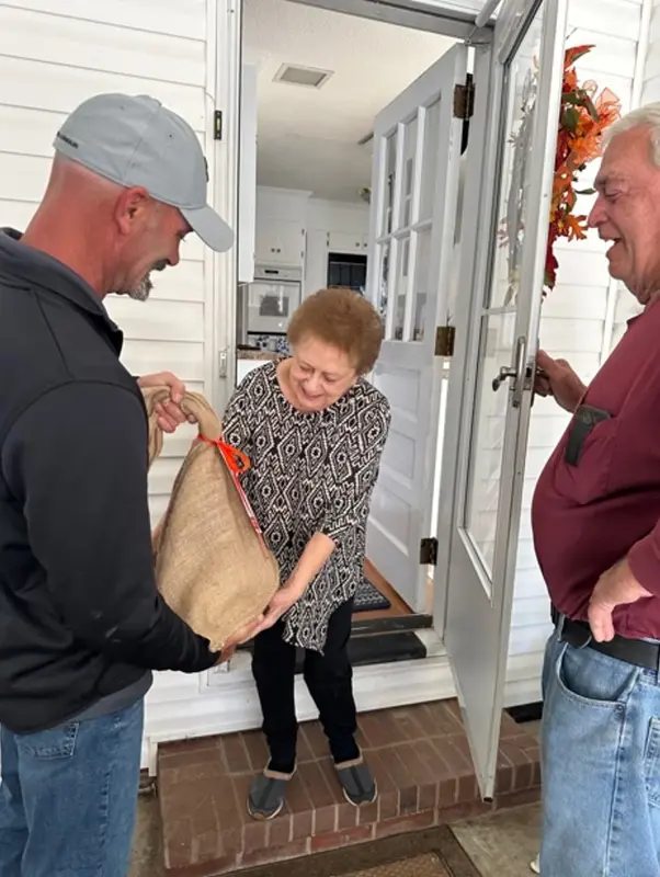 gifting_turkeys_6.jpg
