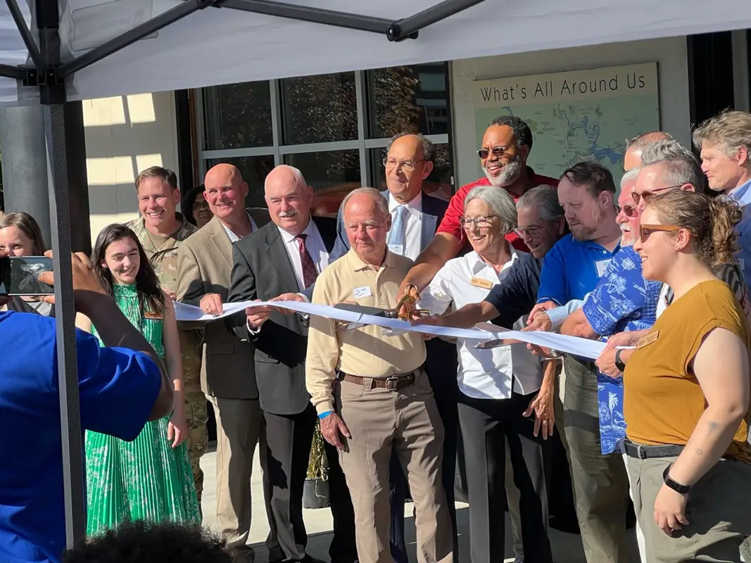 folar_ribbon_cutting.jpg