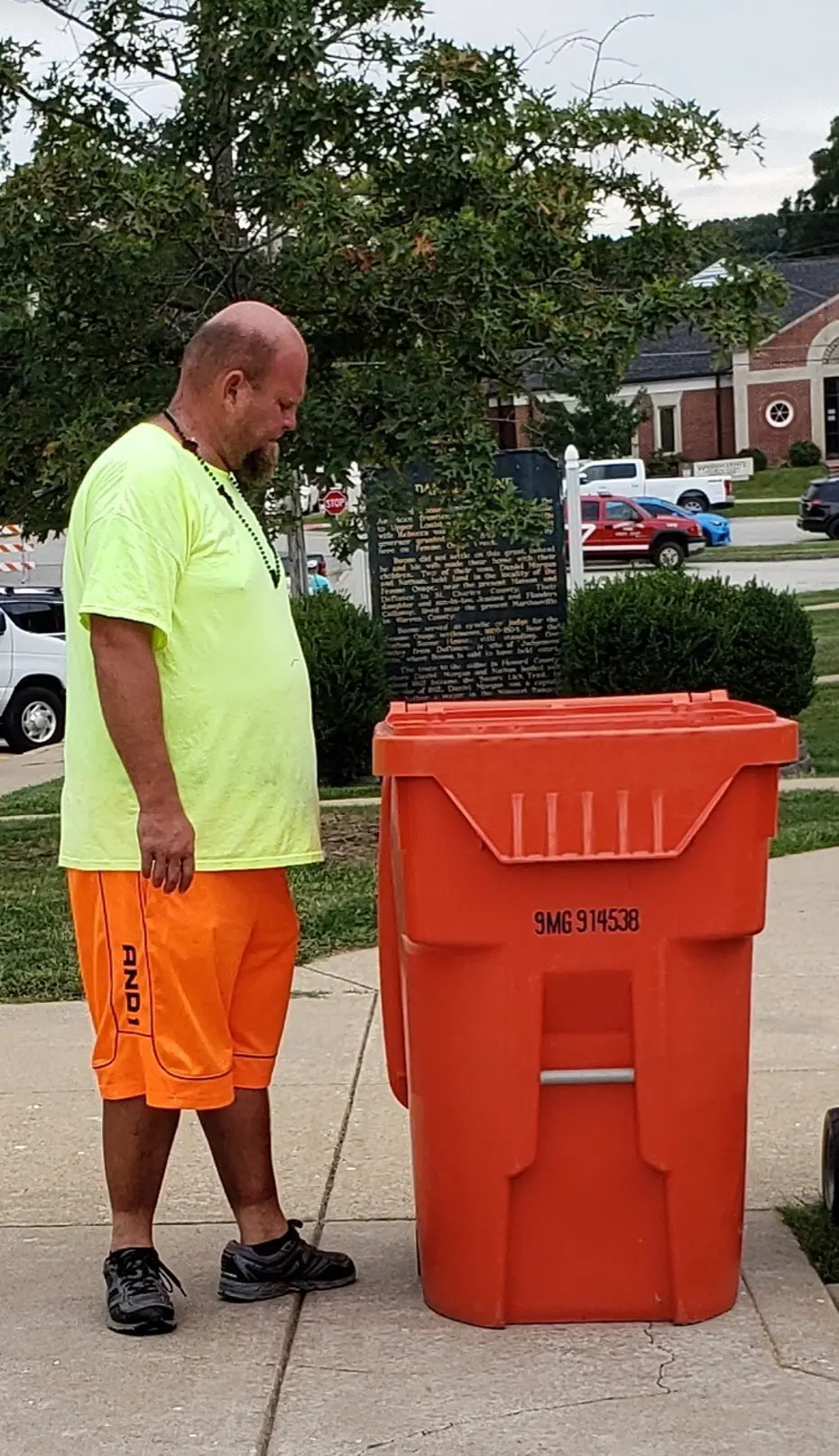 Photo: Meridian Waste team member Tim Brown confirming a clean cart and available capacity for garbage cleanup at the 2019 Warrenton Fall Festival.